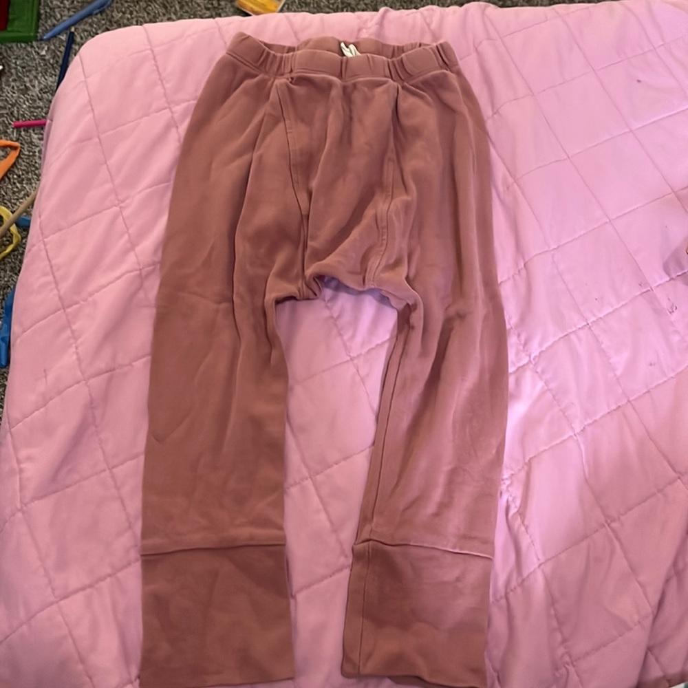 Kate Quinn panda pant 3T